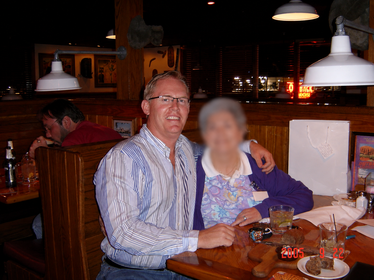 Jörn with Robin at Outback Steakhouse in Dallas, 22 September 2005